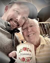 Are there any Snipes family relatives who traveled to Texas in the 1870s?