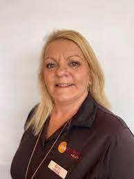 Karen Endorf's Instagram, Twitter & Facebook