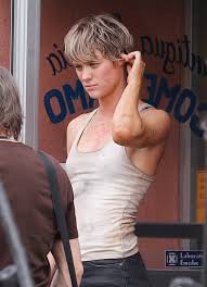 It may come as a surprise to hear that the star lives with bipolar disorder. Ahora Si Primeras Imagenes De Linda Hamilton Como Sarah Connor En Terminator 6 Codigo Espagueti
