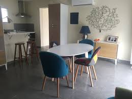 table ovale 150cm blanche et bois clair leena miliboo