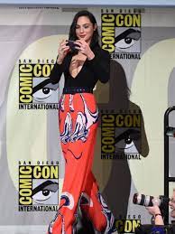 Home Fashion Bomb Daily Style Magazine Celebrity Fashion Fashion News What To Wear Runway Show Reviews Gal Gadot Style Gal Gadot Gal Gadot Photos