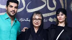 فیلم/ بوسه جنجالی سینا مهراد بر خانم بازیگر در اکران عمومی سریال از یاد رفته ! / همه مات و مبهوت شدند حتی پردیس احمدیه و آزیتا حاجیان ...