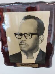 Un mas otrobandista a bai sosega. Ku pena I dolor nos ta anunsia morto di  nos ultimo tanta Pardo. Norma Pardo (pelukera den hanchi Bientu Otrobanda),  Su yu Debby Fornerino I fam,