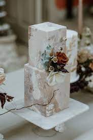 28 Square Wedding Cakes For A Modern Celebration Square Wedding Cakes Modern Wedding Cake Wedding Cakes With Flowers