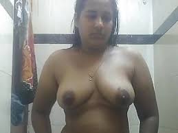 Indian hot aunty bath in open place. Aunty Bath Porn Videos Xhamster