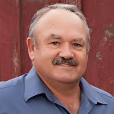 Elliott resigns seat