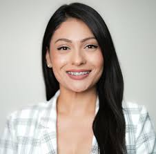 Sellers- What Should You Disclose? ✍️🏡 Besides “What's my home worth?”,  this is one of the other most common questions I get from sellers. My  motto? When in doubt-write it out! In