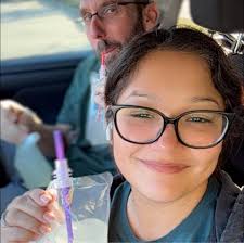 What restaurants in Conroe have kid play areas?