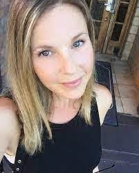 Betsy Doolin's Instagram, Twitter & Facebook