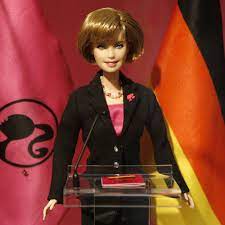 Absolute traummaße, große kulleraugen, unrealistisch lange. Merkel Als Barbie Puppe Boulevard