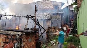 Coleção de portal do holanda. Veja Momento Em Que Incendio Tomou Conta E Destruiu Casas Em Manaus Amazonas Portal Do Holanda Noticias Manaus Casas Portal Do Holanda