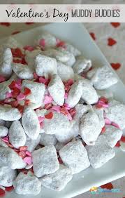 Valentine S Day Muddy Buddies Recipe Chantal Nerdymamma Com Valentine S Day Muddy Buddies In 2020 Valentinstagssussigkeiten Valentinstag Essen Valentine Desserts