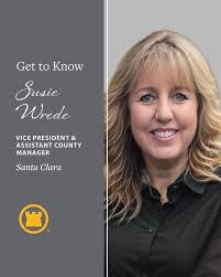 Diane Barlow's Instagram, Twitter & Facebook