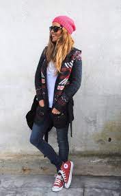20 Outfits That Ll Make You Want Colored Converse Sneakers Red Converse Outfit Outfits With Converse Red Converse Outfits