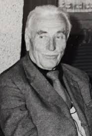 Stadion wyrasta z ziemi, Elżbieta Kapusta nie czeka i kończy karierę. Rok  1988