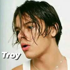 ✨Stuck Under the Billionaire's Roof✨ ✨Chapter 102: Arrival✨ "Oh my gosh!  I'm really sorry I didn't mean to do it! grabbing the tissue in front of  the car, Saniya immediately wiped the