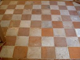Carrelage Ancien En Terre Cuite Damier Rouge Et Blanc Idees Pour La Maison En 2019 Carrelage Terre Cuite Carrelage Et Carrelage Ancien