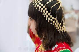 Michael Freeman Photography Emirati Girl Wearing Traditional Gold Head Jewellery Sharjah Heritage Day Online Gold Jewellery Head Jewelry Traditional Jewelry