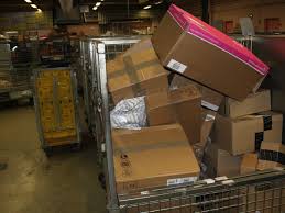 La boîte aux lettres select existe, au choix, sans électronique ou bien avec interphone audio ou vidéo. Pres De Lyon Il Vendait Les Colis Plutot Que De Les Livrer