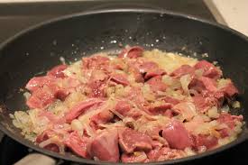 Se puede decir que las pechugas de pollo son la forma más magra y versátil de carne blanca. Higaditos De Pollo Con Tomate Receta De Sergio