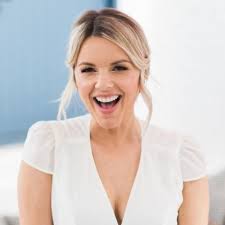 The three pack scrunchie with the bow is already sold out online! Ali Fedotowsky Manno Alifedotowsky Twitter