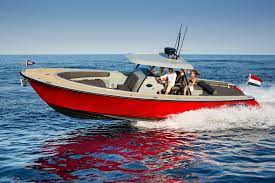 The wajer 38 | 2 underwent a significant aesthetic upgrade compared to the first generation 38 models. Wajer 38 S Muskulos Und Luxurios Boats Com