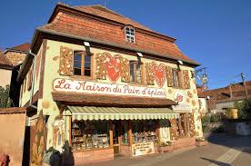Sejour En Famille En Alsace Degustation Des Specialites Culinaires Visites De Colmar Et Strasbourg Et Le Chateau Sejour Famille Alsace Specialite Culinaire