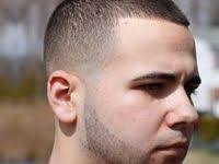 Penting diketahui, sebulan setelah botak, rambut saya jadi jabrik. Gaya Rambut