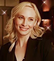 Caroline Robichaux's Instagram, Twitter & Facebook