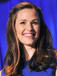 However, the former married couple still know how to coparent their three kids — daughters violet, seraphina, and son samuel. Jennifer Garner Wikipedia