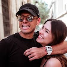 ¡agüeeeevo!, ¡se está poniendo chingón!. Chicharito Hernandez Y Sarah Kohan Terminaron El Informador