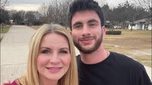 Gayle Meeks's Instagram, Twitter & Facebook