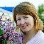 Danika Weaver's Instagram, Twitter & Facebook