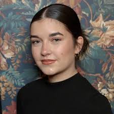 J'ai le plaisir de vous annoncer que j'occupe désormais le poste de Junior  Collection Merchandiser Women Shoes & Kids chez Christian Louboutin.