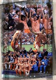 Na het verlies tegen denemarken afgelopen zaterdag staat er grote druk op het nederlands elftal. De Nieuwsfoto