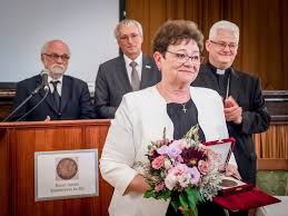 Minden, amit müller cecília témában tudni érdemes. Szent Istvan Dijban Reszesult Muller Cecilia Orszagos Tisztifoorvos Magyar Kurir Katolikus Hirportal