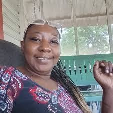 Catina Bell's Instagram, Twitter & Facebook