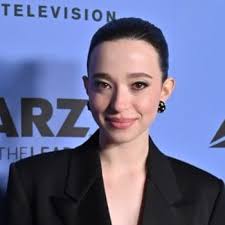 Millie Bobby Brown Turns It Up To Eleven At Emerald City Comicon