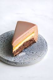 Entremets Chocolat Au Lait Et Fruit De La Passion Empreinte Sucree Gateau Chocolat Au Lait Dessert Chocolat Gateau Chocolat Passion
