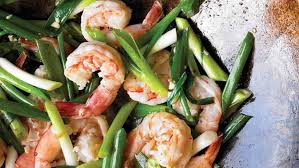 Resep udang tumis saus tiram, selain mudah cara membuatnya rasanya juga maknyussss. Resep Tumis Udang Daun Bawang Lifestyle Fimela Com