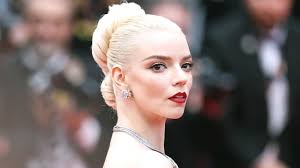 Anya Taylor-Joy impresiona en Cannes con dos looks arriesgados pero muy  glamurosos
