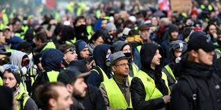 Des violences et une manifestation annulée à paris pour l'anniversaire du les gilets jaunes ont peu mobilisé samedi pour leur acte 45, pourtant annoncé comme leur retour en force. Acte 5 Des Gilets Jaunes La Mobilisation Va T Elle S Essouffler Apres L Attentat De Strasbourg