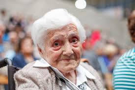 Reus homenatja l'home i la dona amb més edat de la ciutat