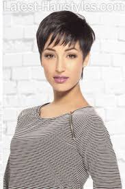 Short haircuts with choppy bangs a blunt and choppy bang can make a short forehead appear longer and thin out a round face. Wispy Fringe Bangs Round Face Novocom Top