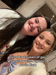 Annie Clark Degradsi