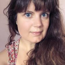 A Tale Of Two Queens