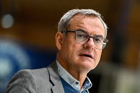 Eispiraten lotsen Kevin Reich heran, ESVK holt Zawatsky, Tölzer Löwen  setzen auf Youngster