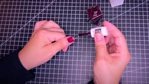 Amazon.com : Essie Gel Couture Long-Lasting Nail Polish, 8-Free Vegan, Deep  Red, Spiked With Style, 0.46 fl oz : Beauty & Personal Care