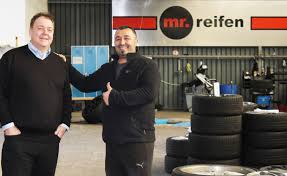 Telefonische unterstützung und beratung unter: Mr Reifen Felgendoktor Dortmund Germany Vixen Wet Blasting