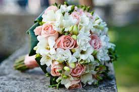 Download lagu bunga pengantin mp3 ✖. 24 Inspirasi Buket Bunga Pengantin